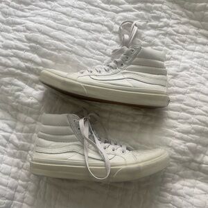 Vans old skool high top Classic White Skate Shoes size: women’s 7 monochrome